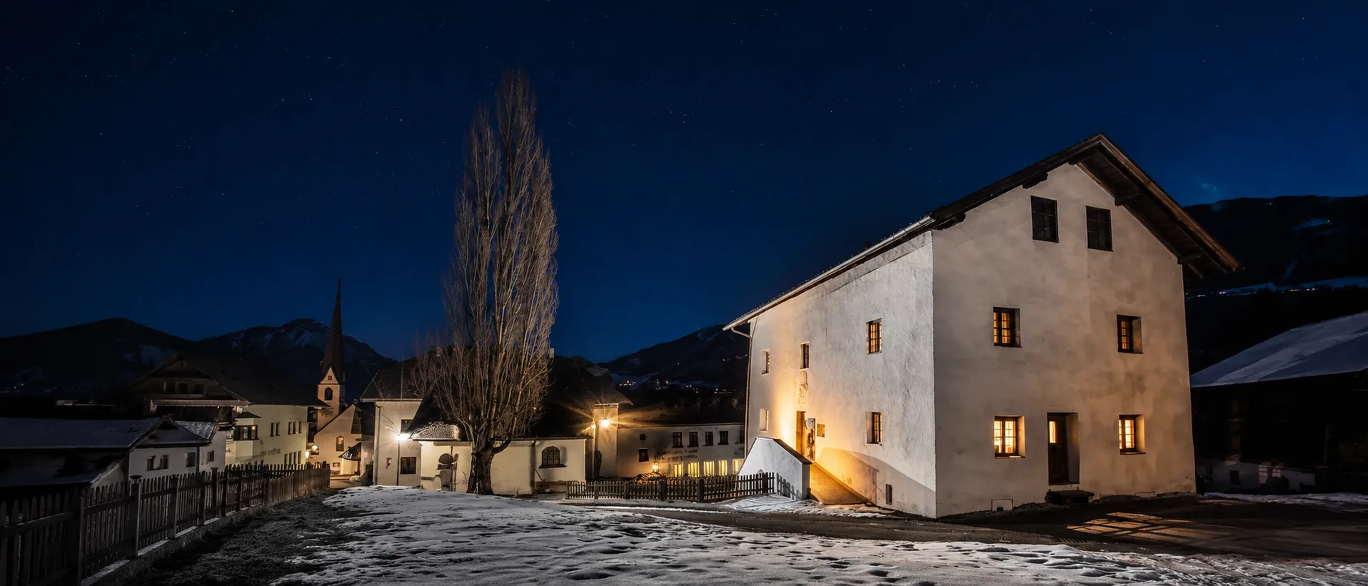 Krippenmuseum Stamserhaus bei Nacht